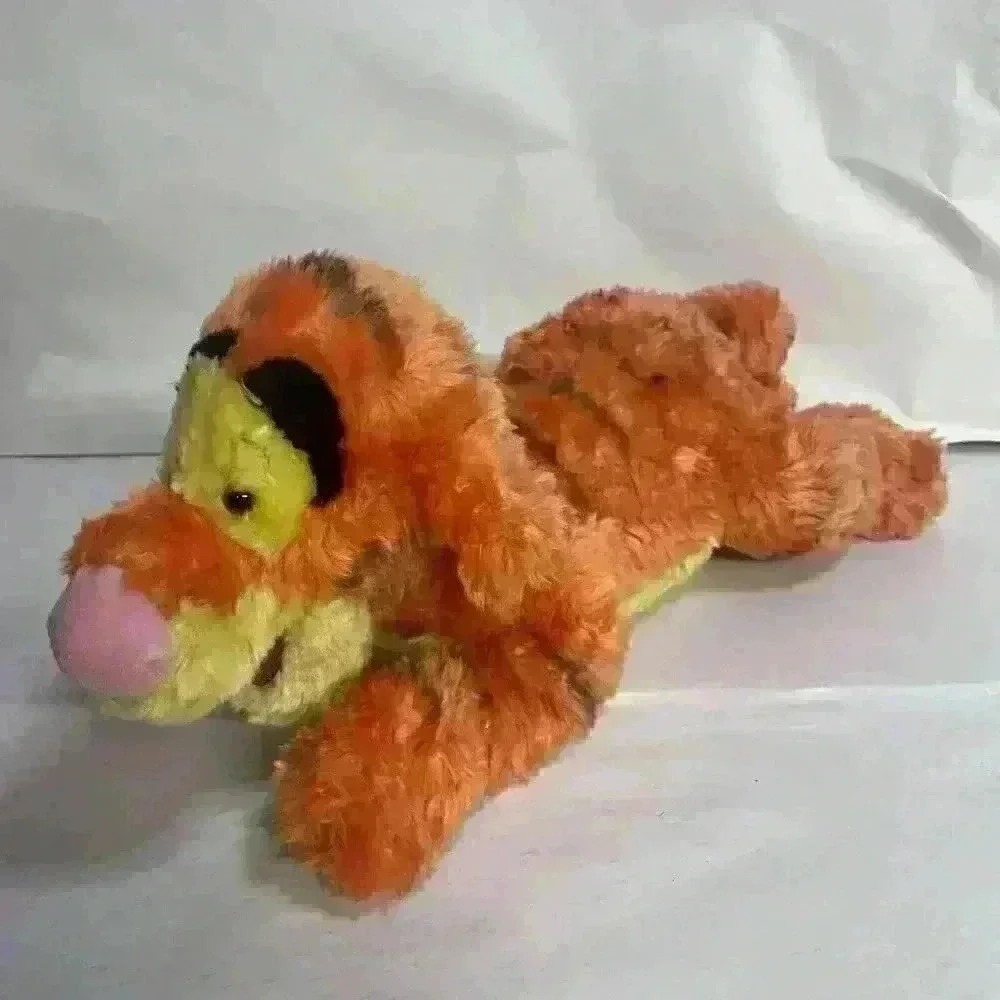 Disney Store Lying Tigger 14" Plush Winnie The Pooh‎ stuffed animal fuzzy